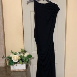 Zara side scrunched ribbed dress in black/ Size medium
